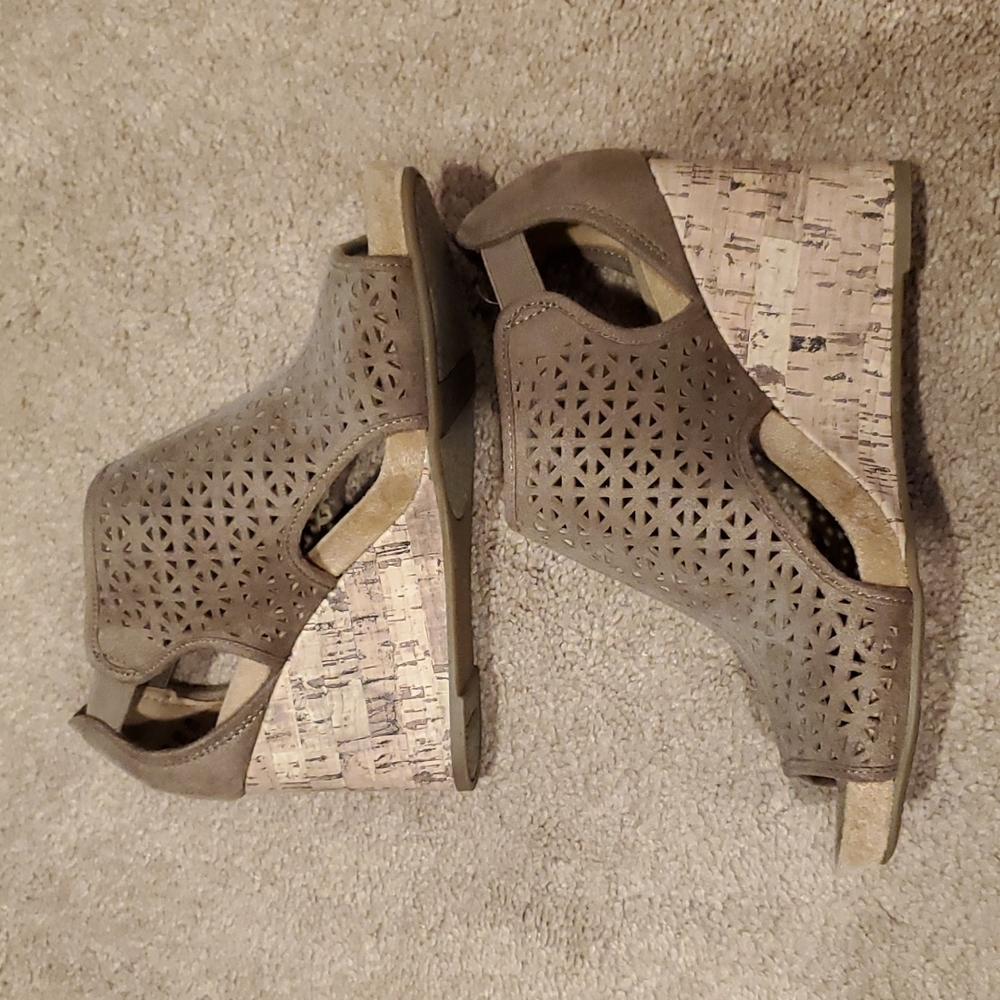 Wedge sandals
